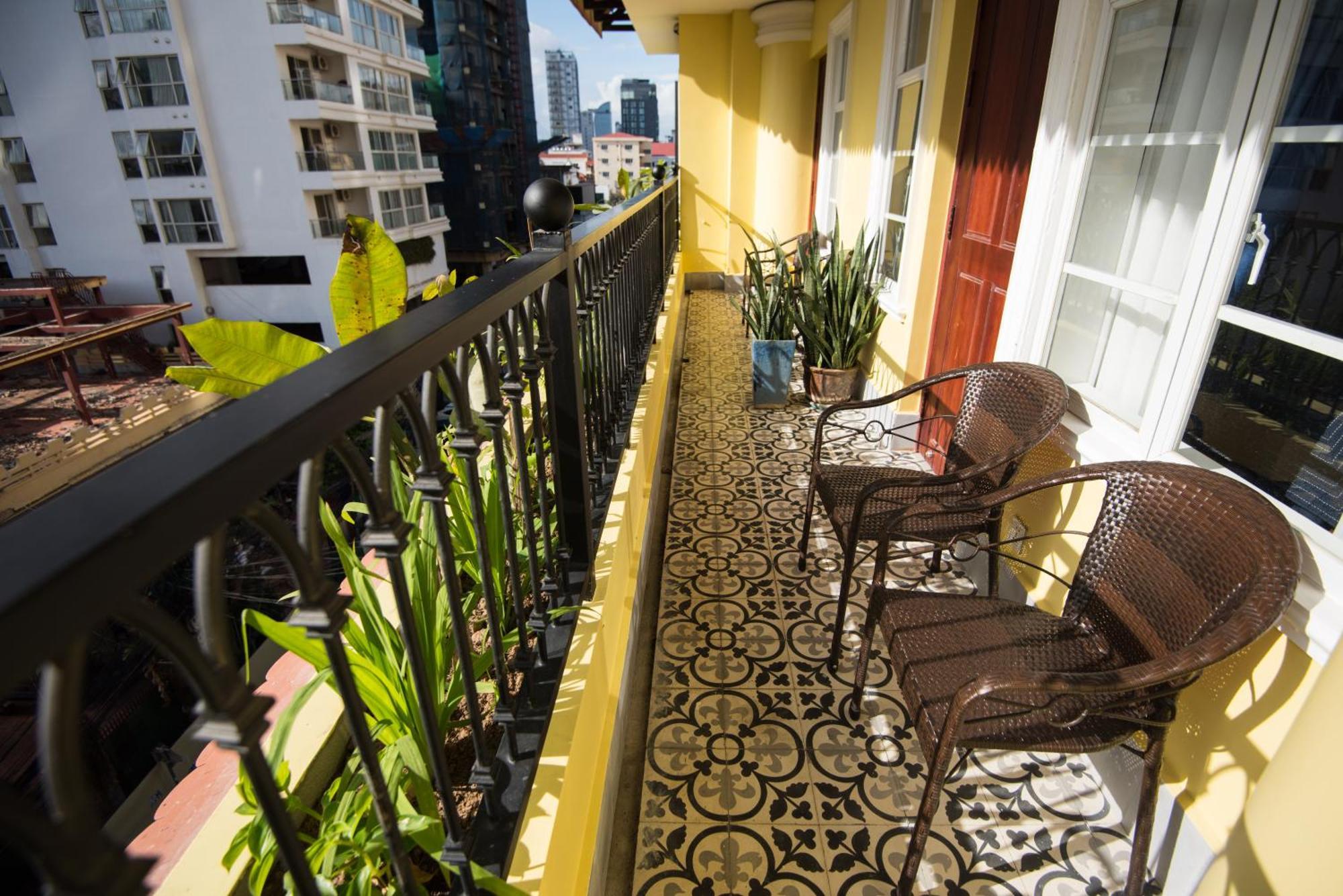 Khmer Surin Boutique Guesthouse Phnom Penh Exterior photo
